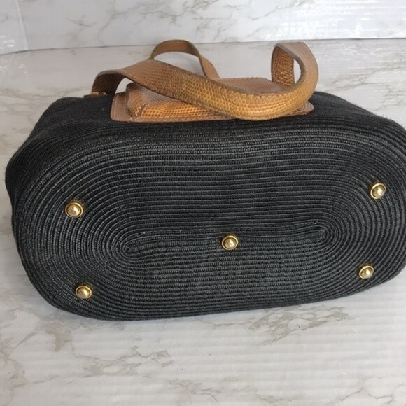 Eric Javits Squishee Black Woven Straw Light Beige Leather Trim Turnlock close - Picture 6 of 12
